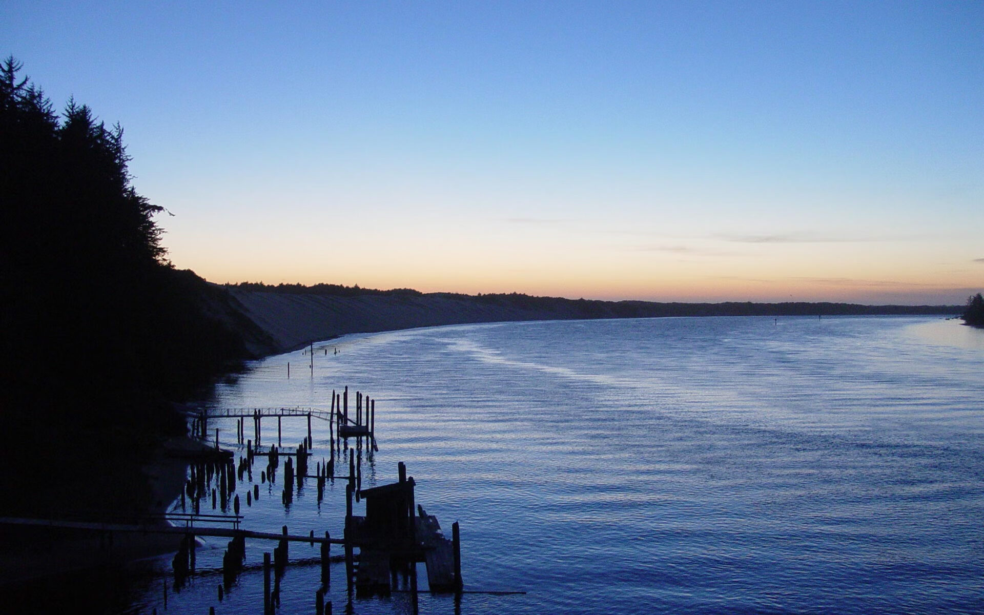 王薪凯三分准星稳定广东队攻防两端受益，王薪凯投三分视频