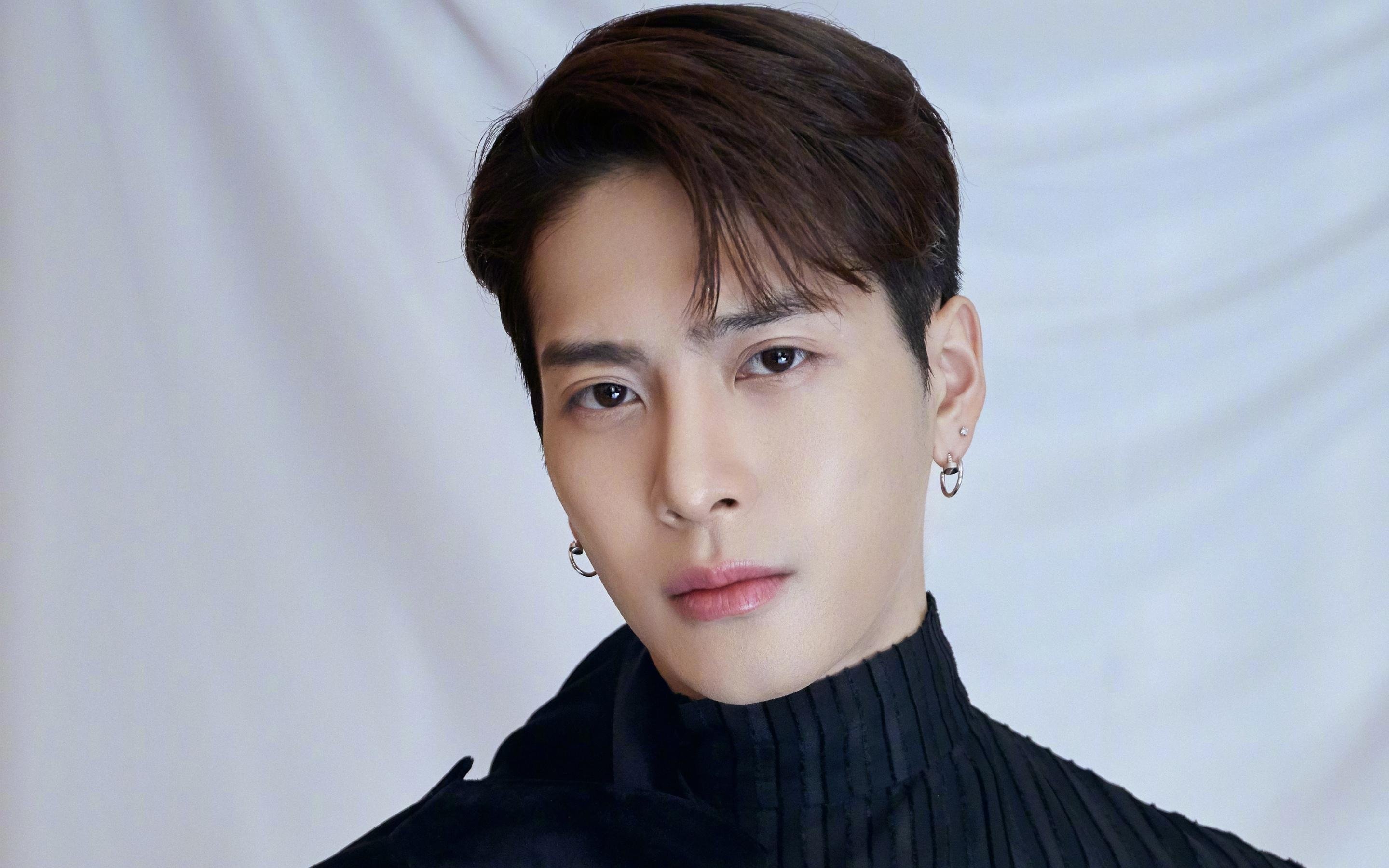 球队前锋组合失联是否意味着进攻战术应重新设计，前锋足球队员